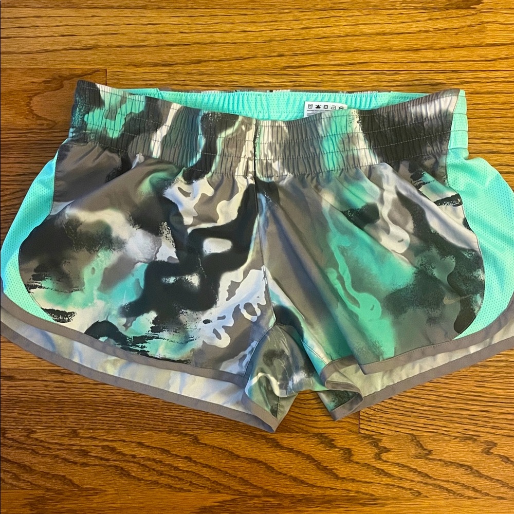🌟2/$18 SALE Nike Dri-Fit Women's Athletic Shorts in Green and Gray